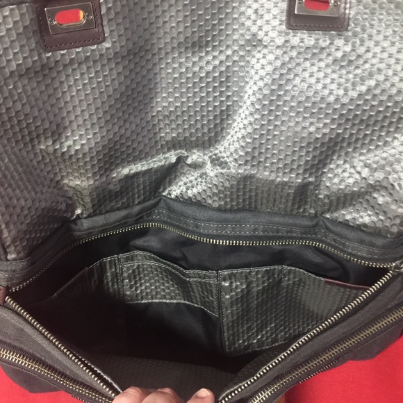 TUMI flawed messenger bag super quality EUC - Picture 6 of 16